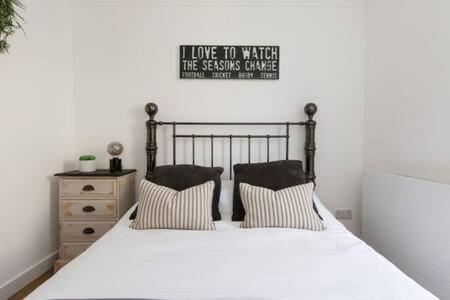 Charming Bolthole 400M To Beach Earnley ภายนอก รูปภาพ